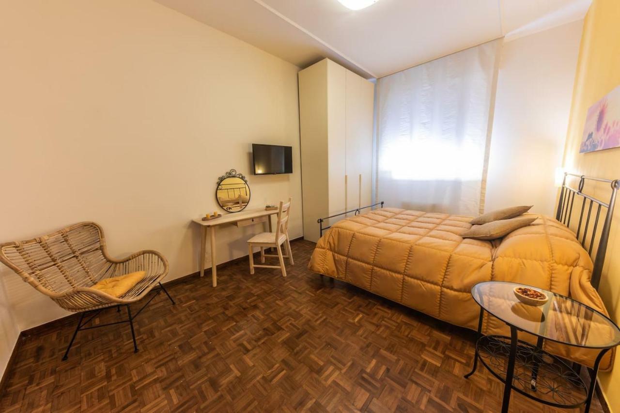 Downtown Bologna Apartment Екстер'єр фото