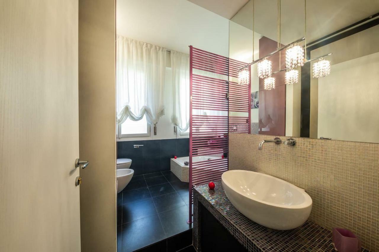 Downtown Bologna Apartment Екстер'єр фото