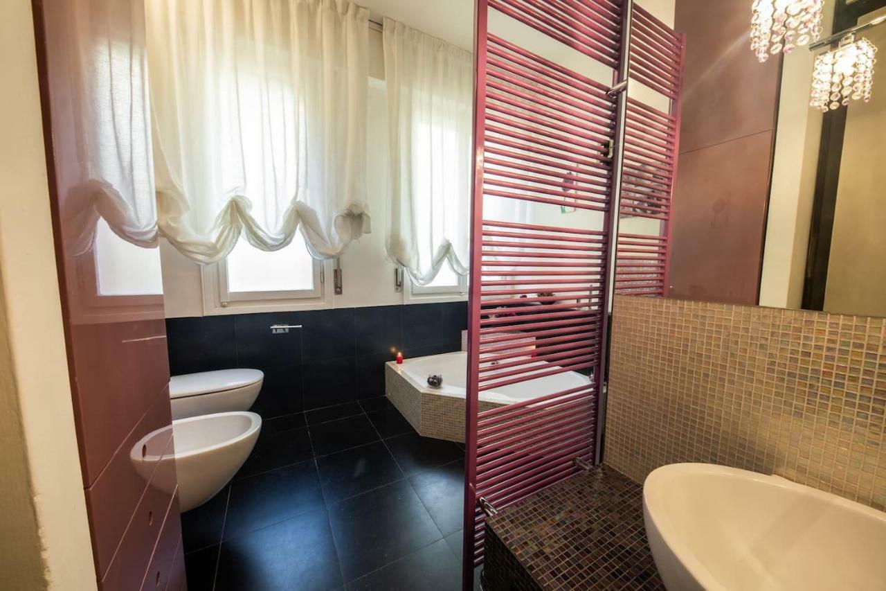 Downtown Bologna Apartment Екстер'єр фото