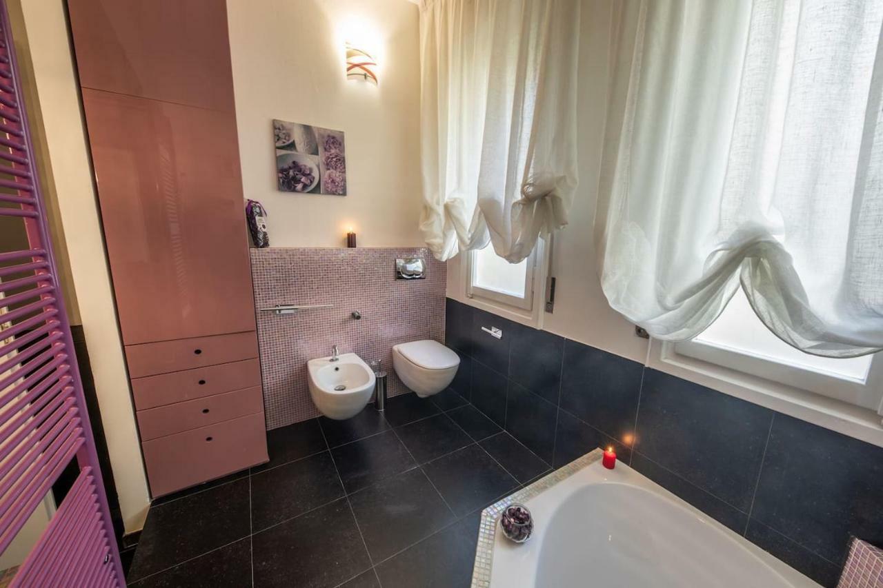 Downtown Bologna Apartment Екстер'єр фото